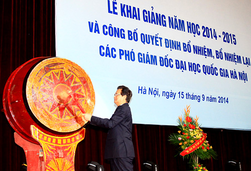 ท่านเหงวียนเติ๊นหยุงนายกรัฐมนตรีเวียดนามเข้าร่วมพิธีเปิดปีการศึกษาใหม่ที่มหาวิทยาลัยแห่งชาติฮานอย